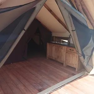 https://tente-lodge-pour-5-personnes-en-bordure-de-la-rivire-allier.hotels-rhonealpes.com